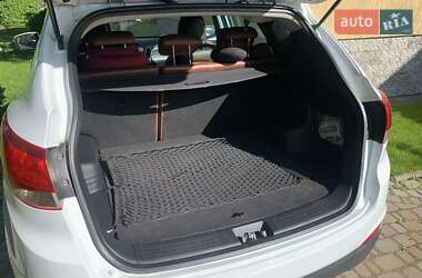 Позашляховик / Кросовер Hyundai ix35 2010 в 