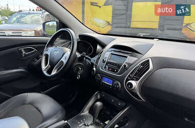 Позашляховик / Кросовер Hyundai ix35 2011 в 