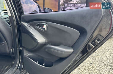 Позашляховик / Кросовер Hyundai ix35 2011 в 
