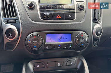 Позашляховик / Кросовер Hyundai ix35 2011 в 