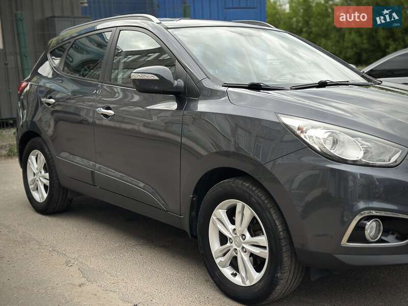 Позашляховик / Кросовер Hyundai ix35 2010 в Сумах