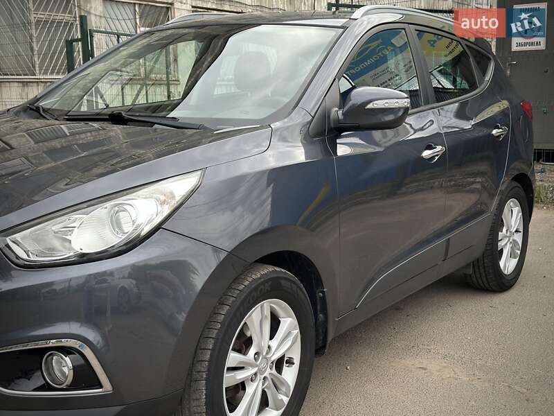 Позашляховик / Кросовер Hyundai ix35 2010 в Сумах