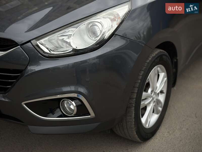 Позашляховик / Кросовер Hyundai ix35 2010 в Сумах