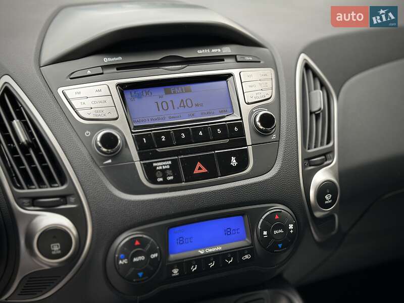 Позашляховик / Кросовер Hyundai ix35 2010 в Сумах