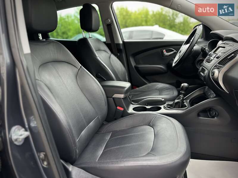 Позашляховик / Кросовер Hyundai ix35 2010 в Сумах