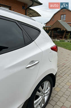 Позашляховик / Кросовер Hyundai ix35 2013 в 