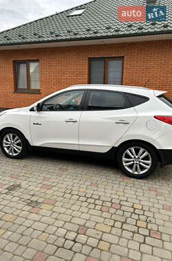 Позашляховик / Кросовер Hyundai ix35 2013 в 