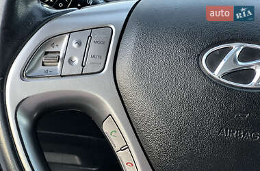 Позашляховик / Кросовер Hyundai ix35 2011 в 