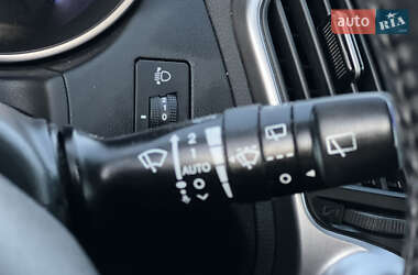 Позашляховик / Кросовер Hyundai ix35 2011 в 