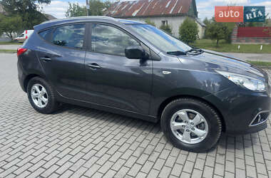 Позашляховик / Кросовер Hyundai ix35 2010 в 