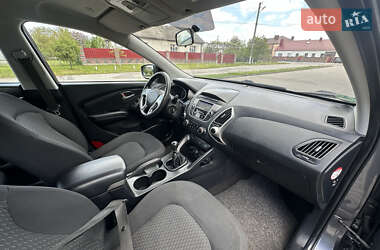Позашляховик / Кросовер Hyundai ix35 2010 в 