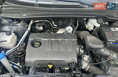Позашляховик / Кросовер Hyundai ix35 2010 в 