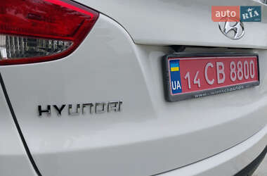 Внедорожник / Кроссовер Hyundai ix35 2012 в 