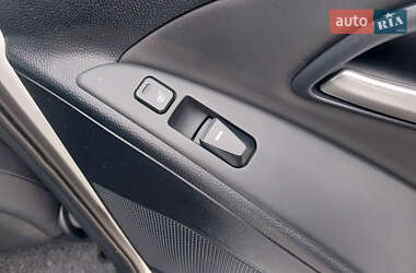 Внедорожник / Кроссовер Hyundai ix35 2012 в 