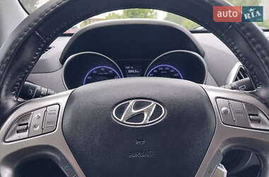Внедорожник / Кроссовер Hyundai ix35 2012 в 