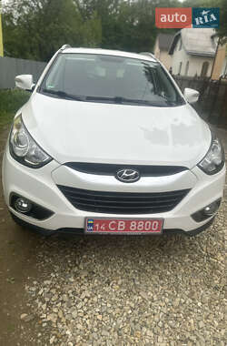 Внедорожник / Кроссовер Hyundai ix35 2012 в 