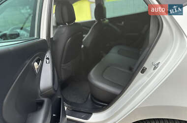 Внедорожник / Кроссовер Hyundai ix35 2012 в 