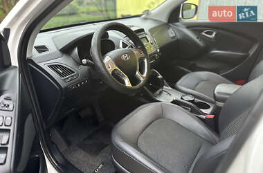Внедорожник / Кроссовер Hyundai ix35 2012 в 