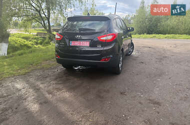 Позашляховик / Кросовер Hyundai ix35 2015 в 