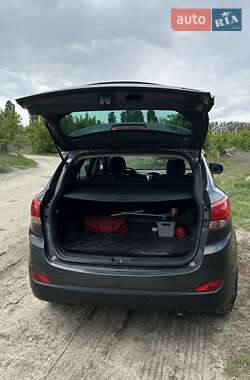 Позашляховик / Кросовер Hyundai ix35 2010 в 