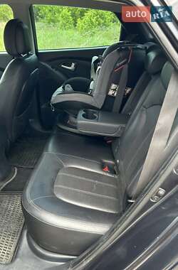 Позашляховик / Кросовер Hyundai ix35 2010 в 