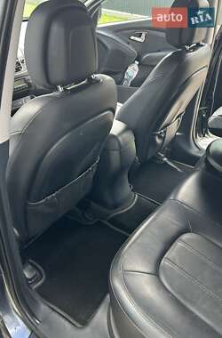 Позашляховик / Кросовер Hyundai ix35 2010 в 