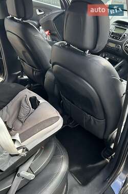 Позашляховик / Кросовер Hyundai ix35 2010 в 