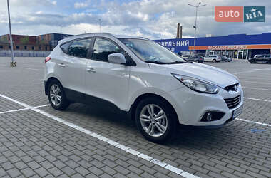 Внедорожник / Кроссовер Hyundai ix35 2013 в 