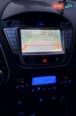 Позашляховик / Кросовер Hyundai ix35 2010 в 