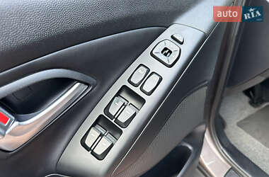 Внедорожник / Кроссовер Hyundai ix35 2014 в 