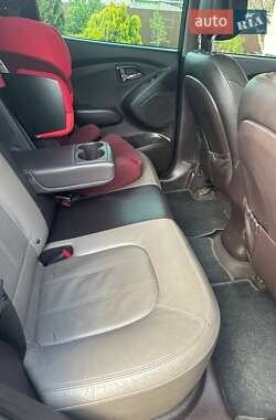 Позашляховик / Кросовер Hyundai ix35 2011 в 