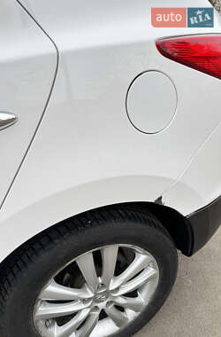 Позашляховик / Кросовер Hyundai ix35 2011 в 