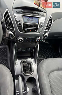 Позашляховик / Кросовер Hyundai ix35 2011 в 
