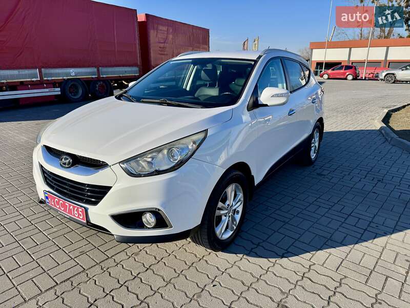 Позашляховик / Кросовер Hyundai ix35 2012 в 