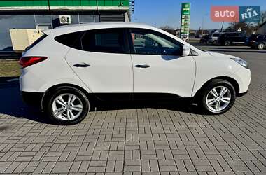 Позашляховик / Кросовер Hyundai ix35 2012 в 