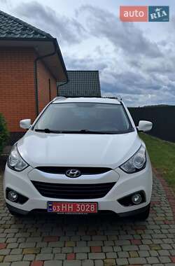 Позашляховик / Кросовер Hyundai ix35 2013 в 