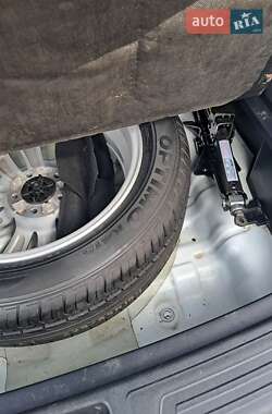 Позашляховик / Кросовер Hyundai ix35 2013 в 