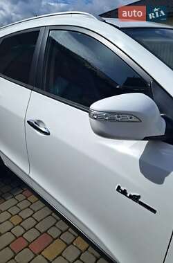 Позашляховик / Кросовер Hyundai ix35 2013 в 