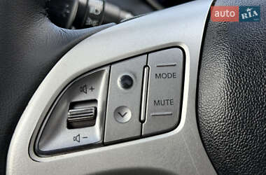 Позашляховик / Кросовер Hyundai ix35 2010 в 