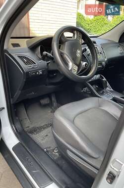 Внедорожник / Кроссовер Hyundai ix35 2011 в 