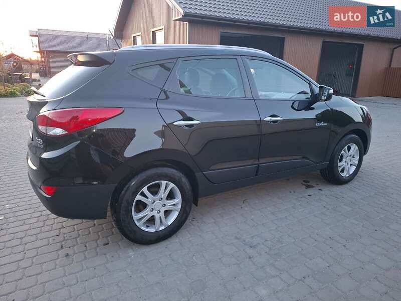 Позашляховик / Кросовер Hyundai ix35 2013 в Сарнах