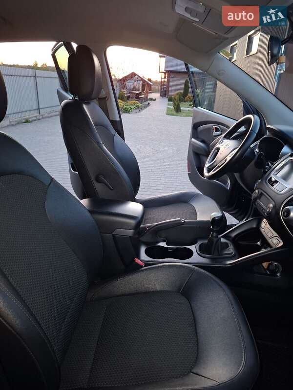 Позашляховик / Кросовер Hyundai ix35 2013 в Сарнах