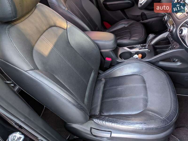 Позашляховик / Кросовер Hyundai ix35 2010 в Одесі