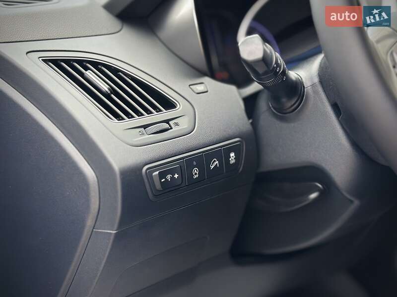 Внедорожник / Кроссовер Hyundai ix35 2011 в Сумах