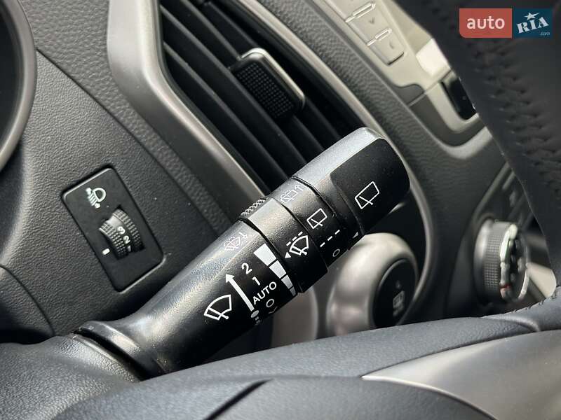 Внедорожник / Кроссовер Hyundai ix35 2011 в Сумах