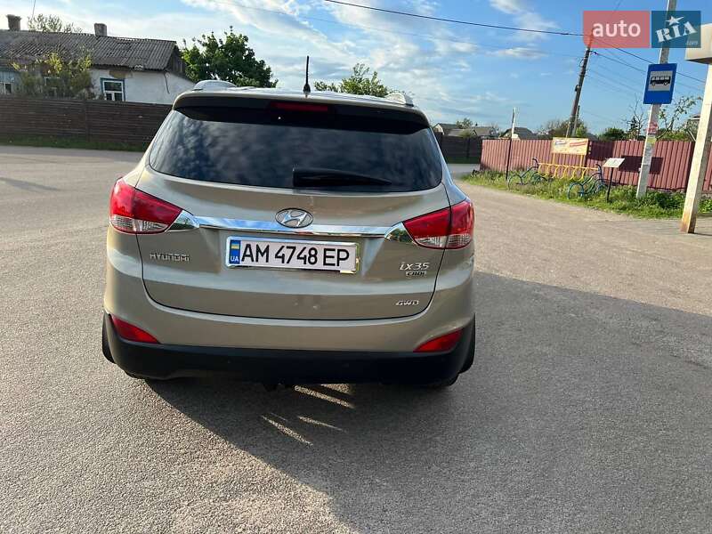 Внедорожник / Кроссовер Hyundai ix35 2011 в Радомышле