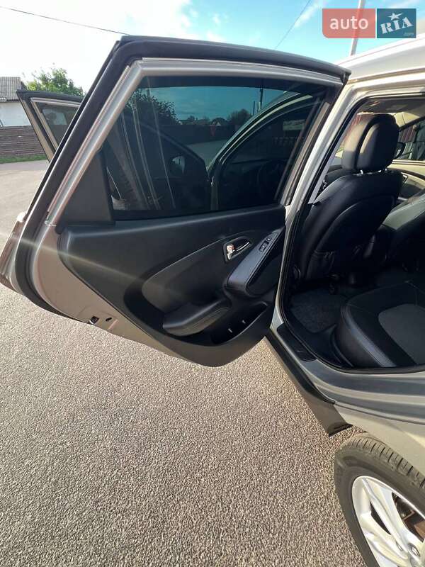 Внедорожник / Кроссовер Hyundai ix35 2011 в Радомышле