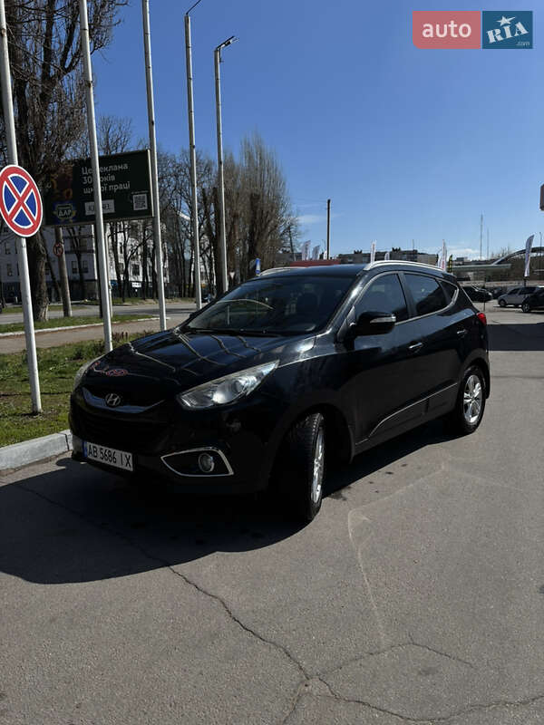 Позашляховик / Кросовер Hyundai ix35 2013 в 
