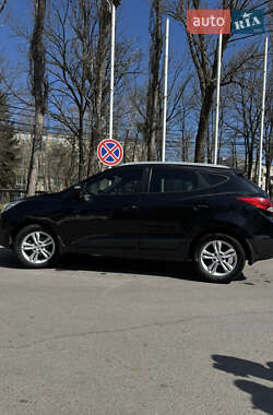 Позашляховик / Кросовер Hyundai ix35 2013 в 