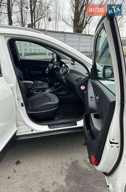 Позашляховик / Кросовер Hyundai ix35 2013 в 